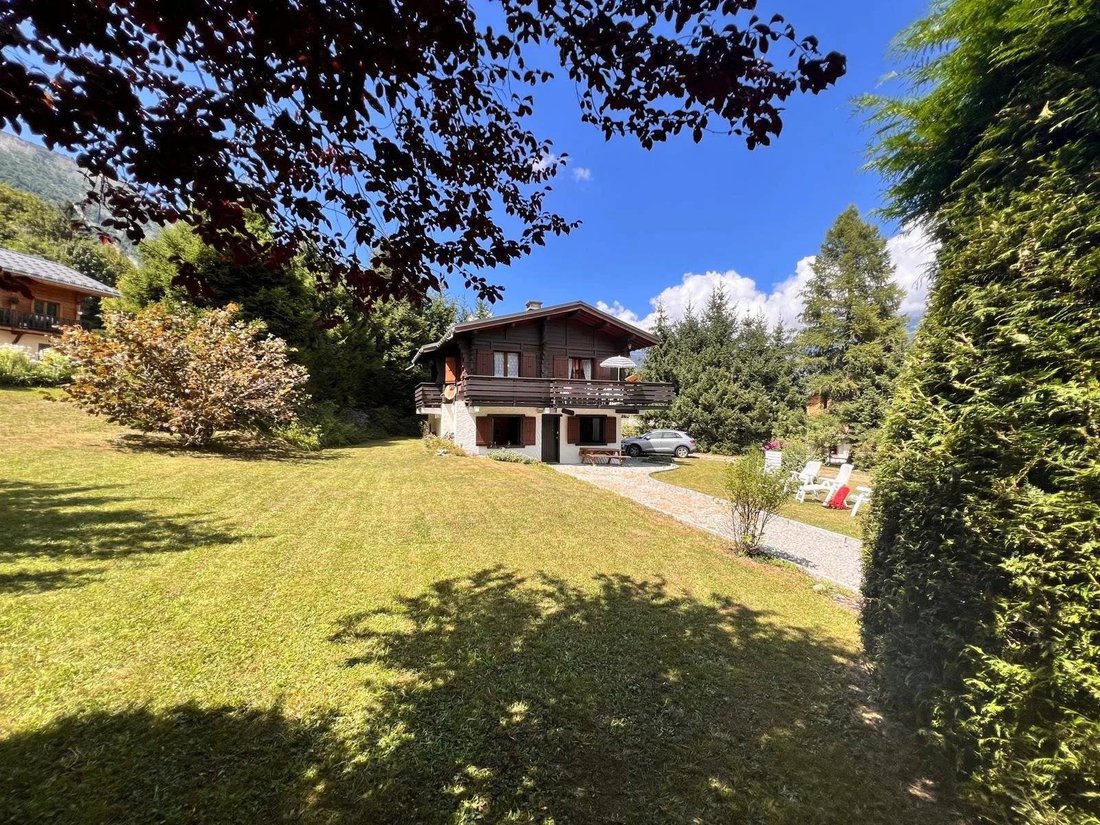 Chalet in Les Houches, Auvergne-Rhône-Alpes, France 1 - 18600626
