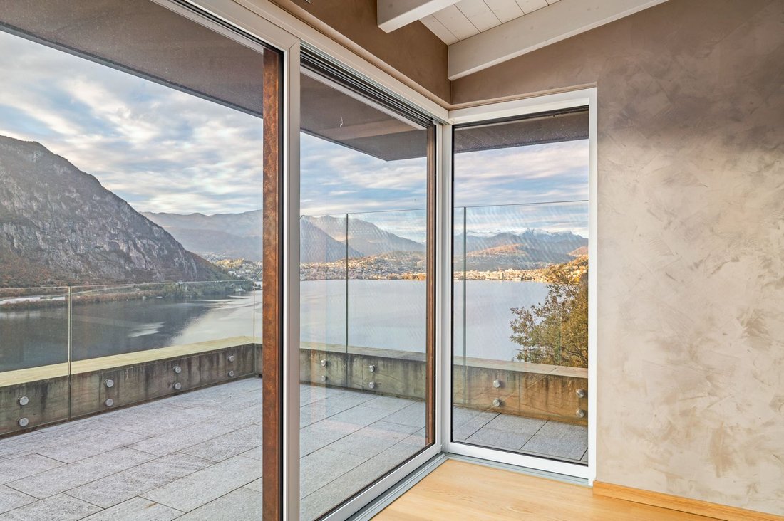 Apartment in Campione d'Italia, Lombardy, Italy 3 - 18705555
