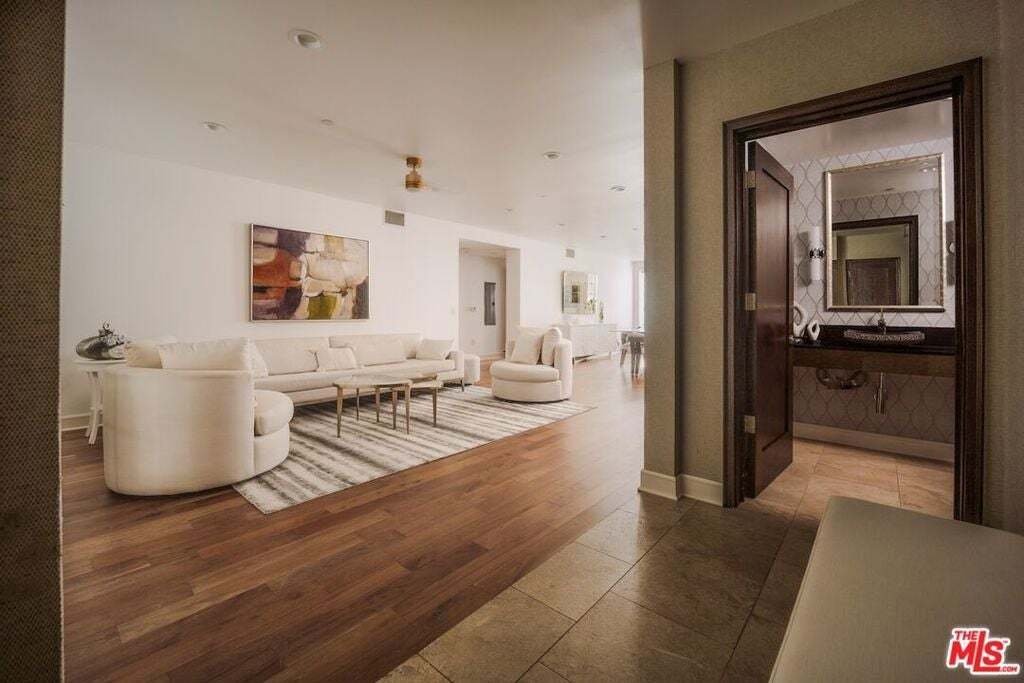 Appartement à Beverly Hills, Californie, États-Unis 4 - 18705275