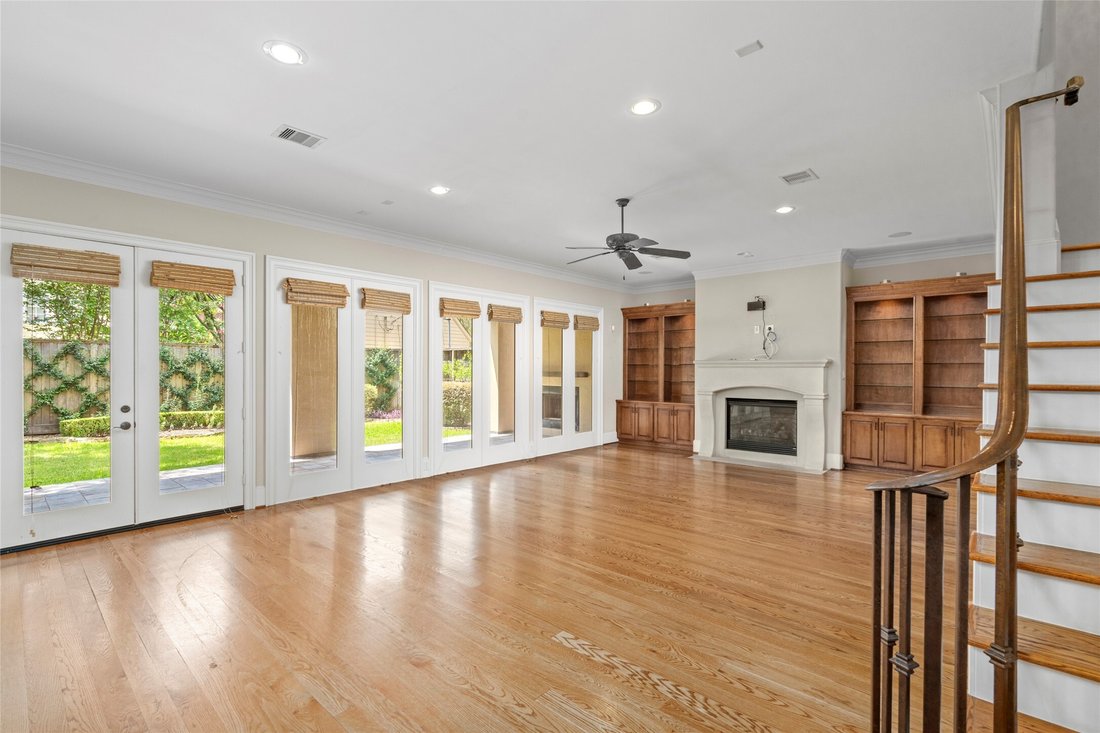 House in Houston, Texas, United States 3 - 18704877