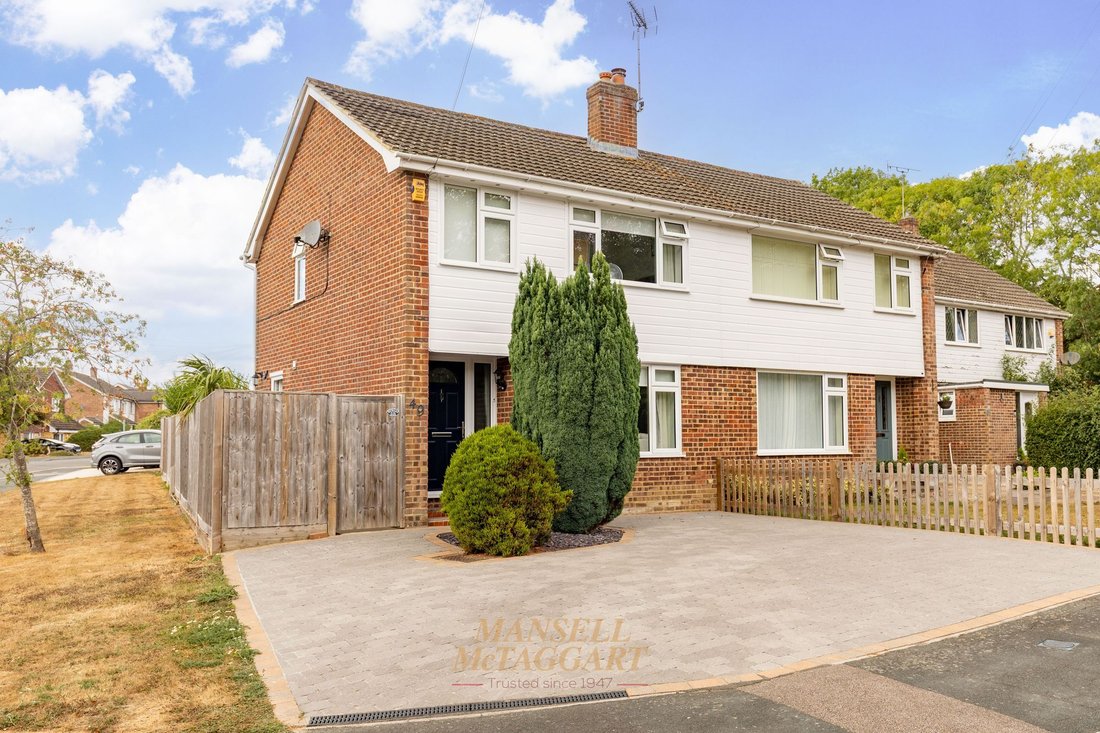 House in East Grinstead, England 1 - 18710638