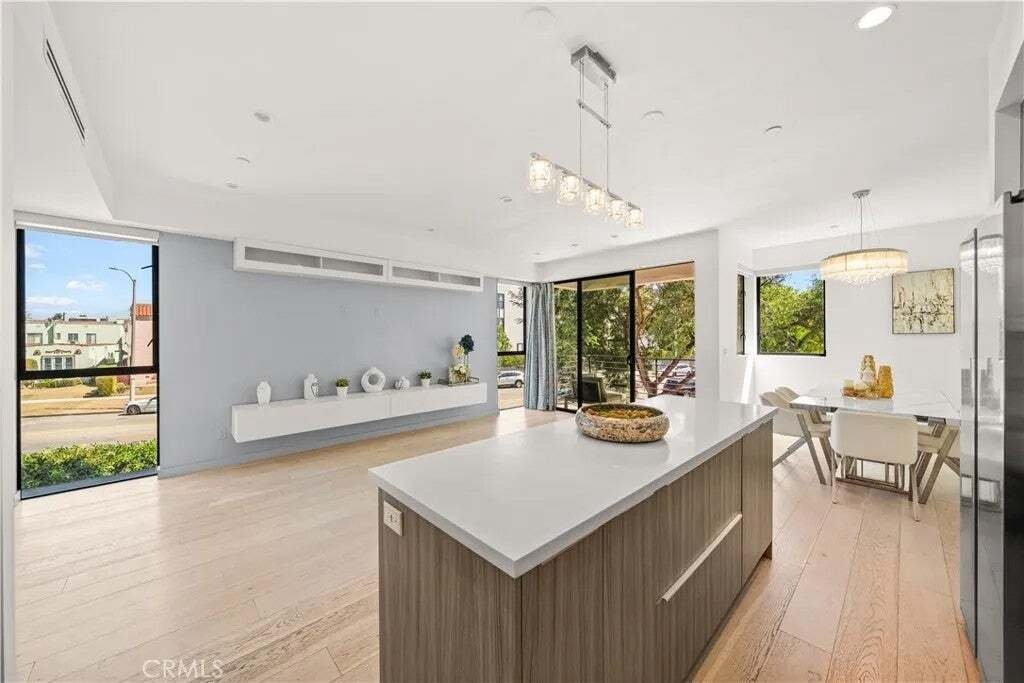 Condo in Los Angeles, California, United States 5 - 18708590
