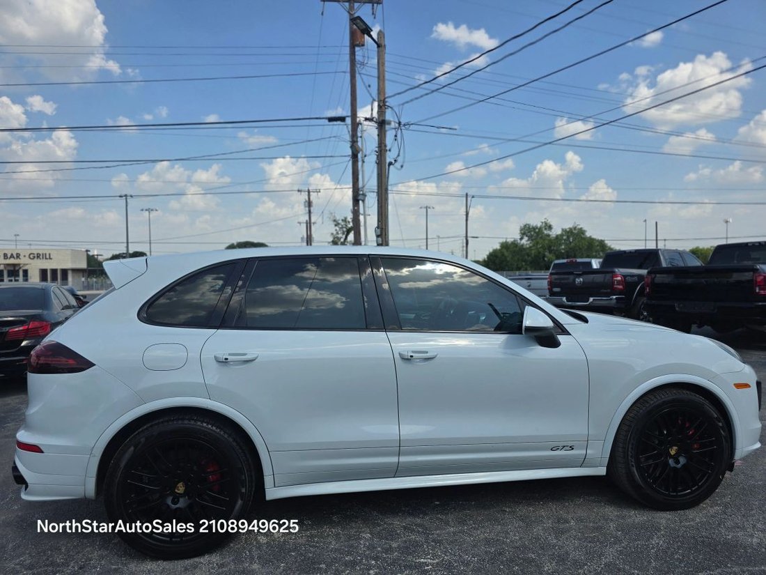 Suv in San Antonio, TX, United States 4 - 18713476