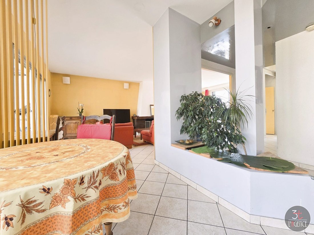 House in Fontenay-sous-Bois, Ile-de-France, France 3 - 18708234