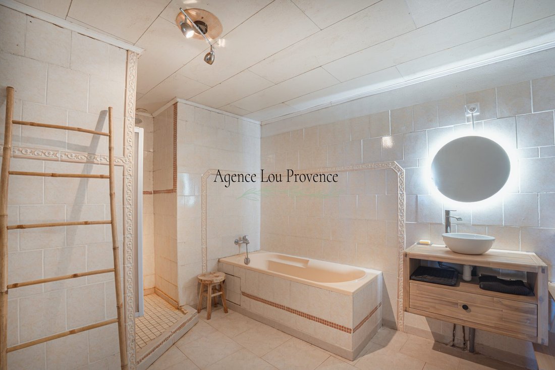 House in Cheval-Blanc, Provence-Alpes-Côte d'Azur, France 5 - 18708289