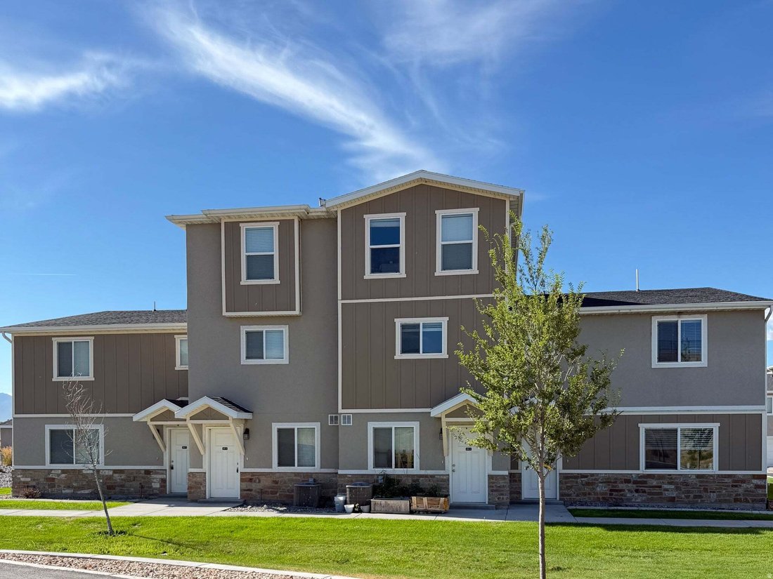 Vineyard, Utah, United States 1 - 18703046