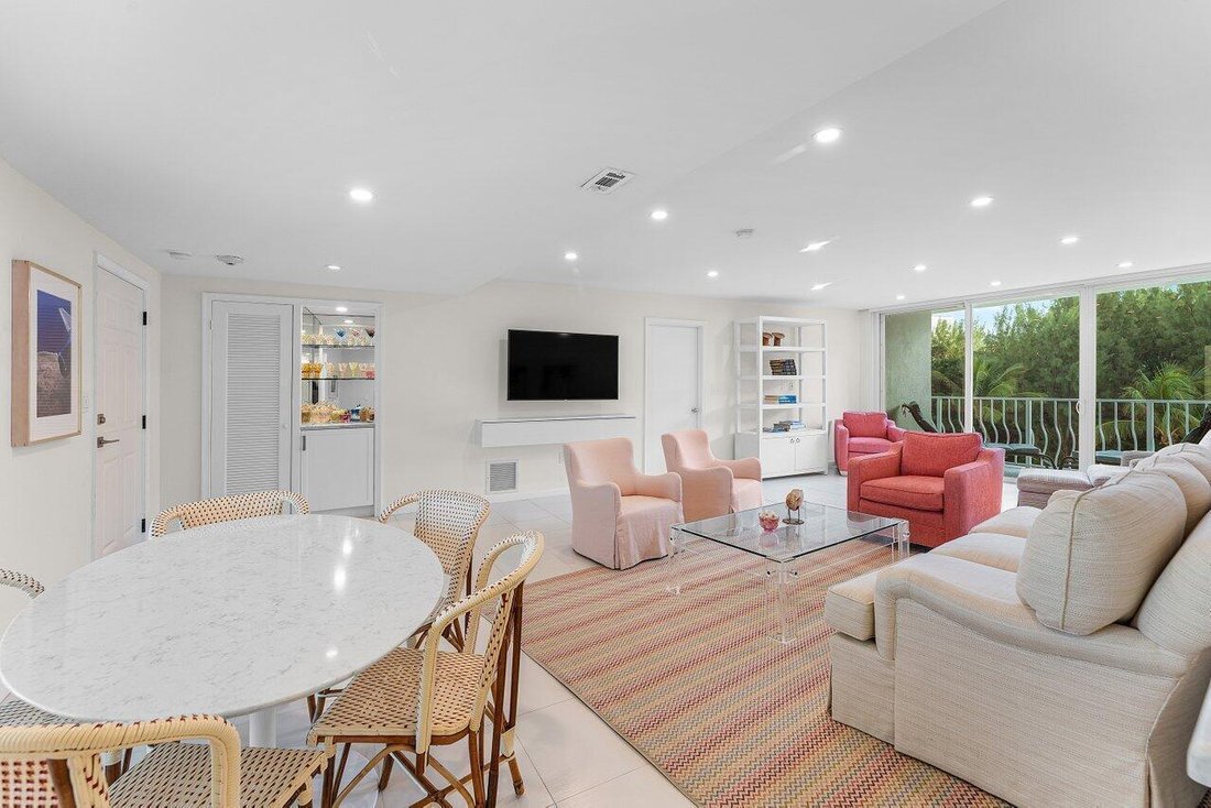 Co Op in Palm Beach, Florida, United States 4 - 18703832