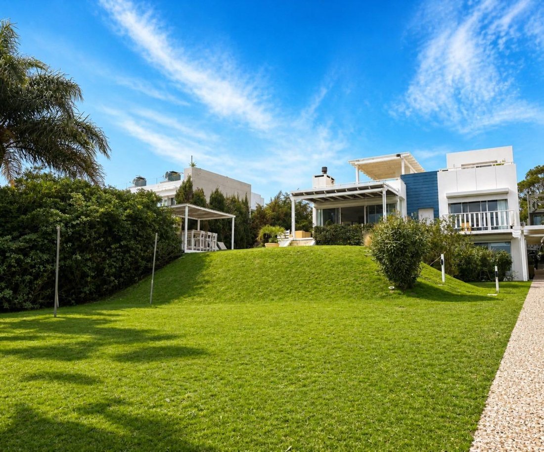 House in Punta Ballena, Maldonado Department, Uruguay 1 - 18703657