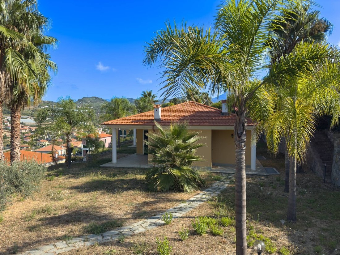 Villa in Bordighera, Liguria, Italy 1 - 18703932