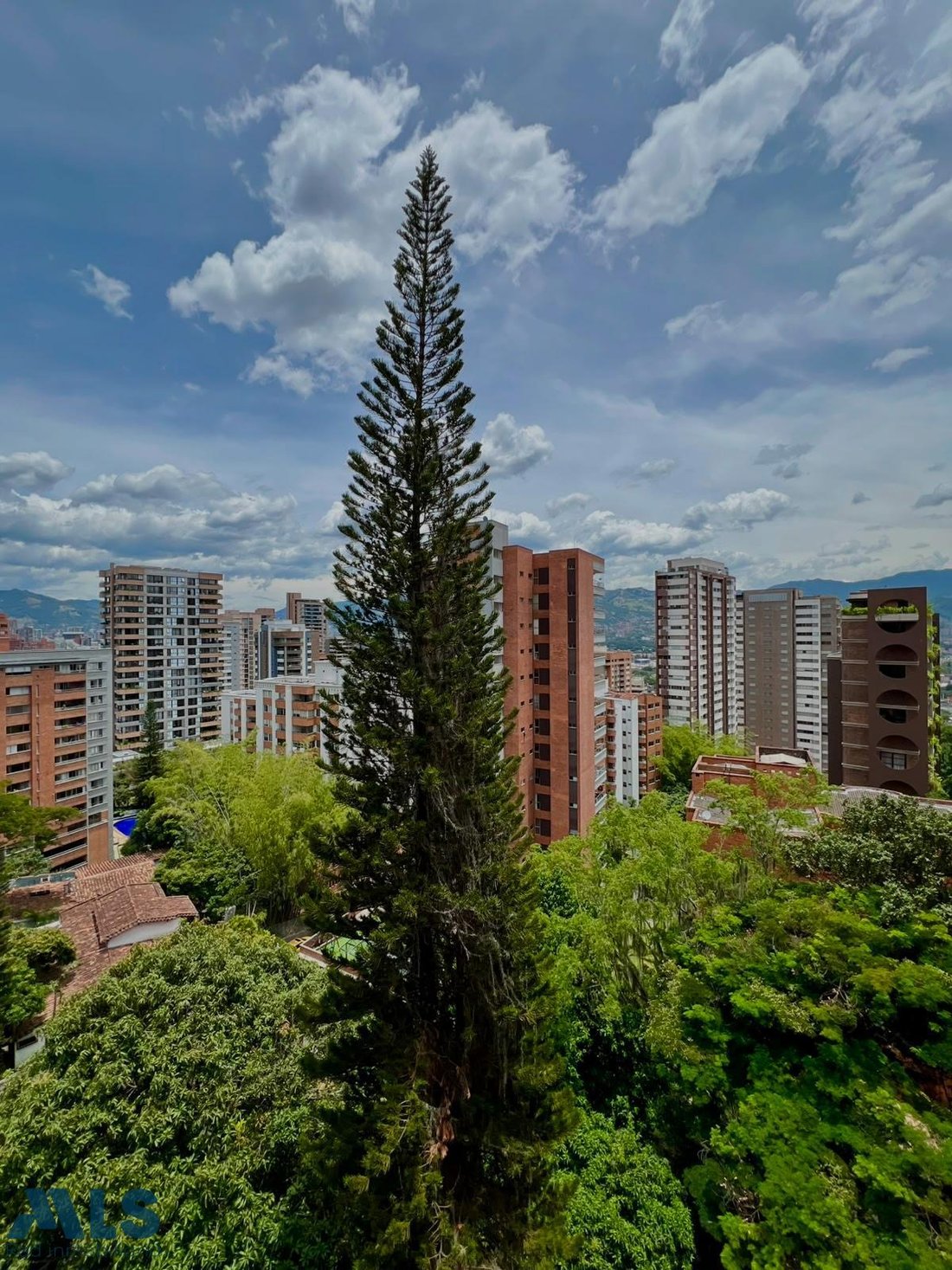 Apartment in Medellín, Antioquia, Colombia 2 - 18709142