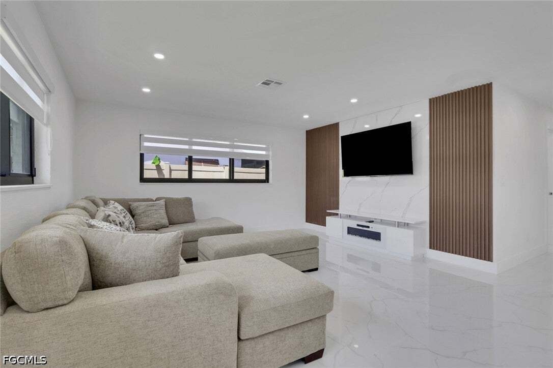 House in Cape Coral, Florida, United States 5 - 18705179