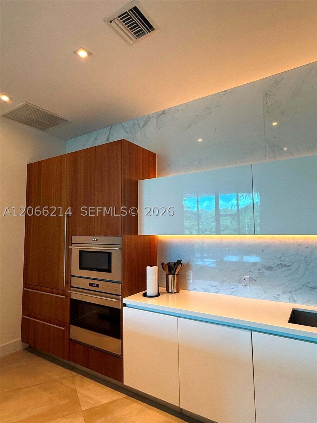 Condo in Fort Lauderdale, Florida, United States 5 - 18706010