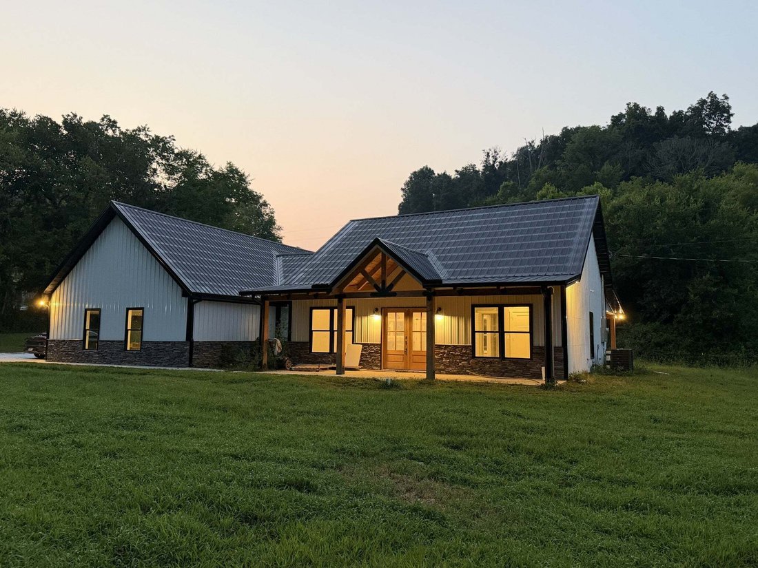 House in Shelbyville, Tennessee, United States 2 - 18704161