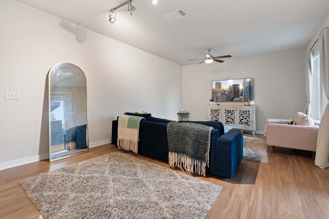 Condo in Austin, Texas, United States 5 - 18714741
