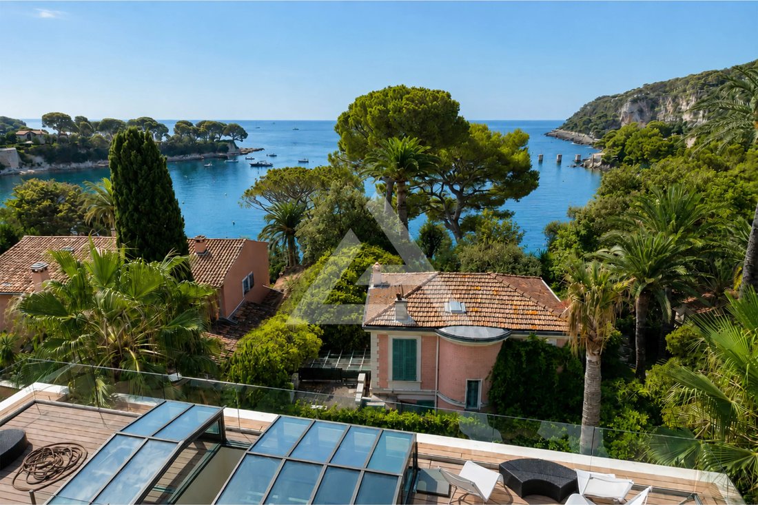 Villa in Saint-Jean-Cap-Ferrat, Provence-Alpes-Côte d'Azur, France 1 - 18704488