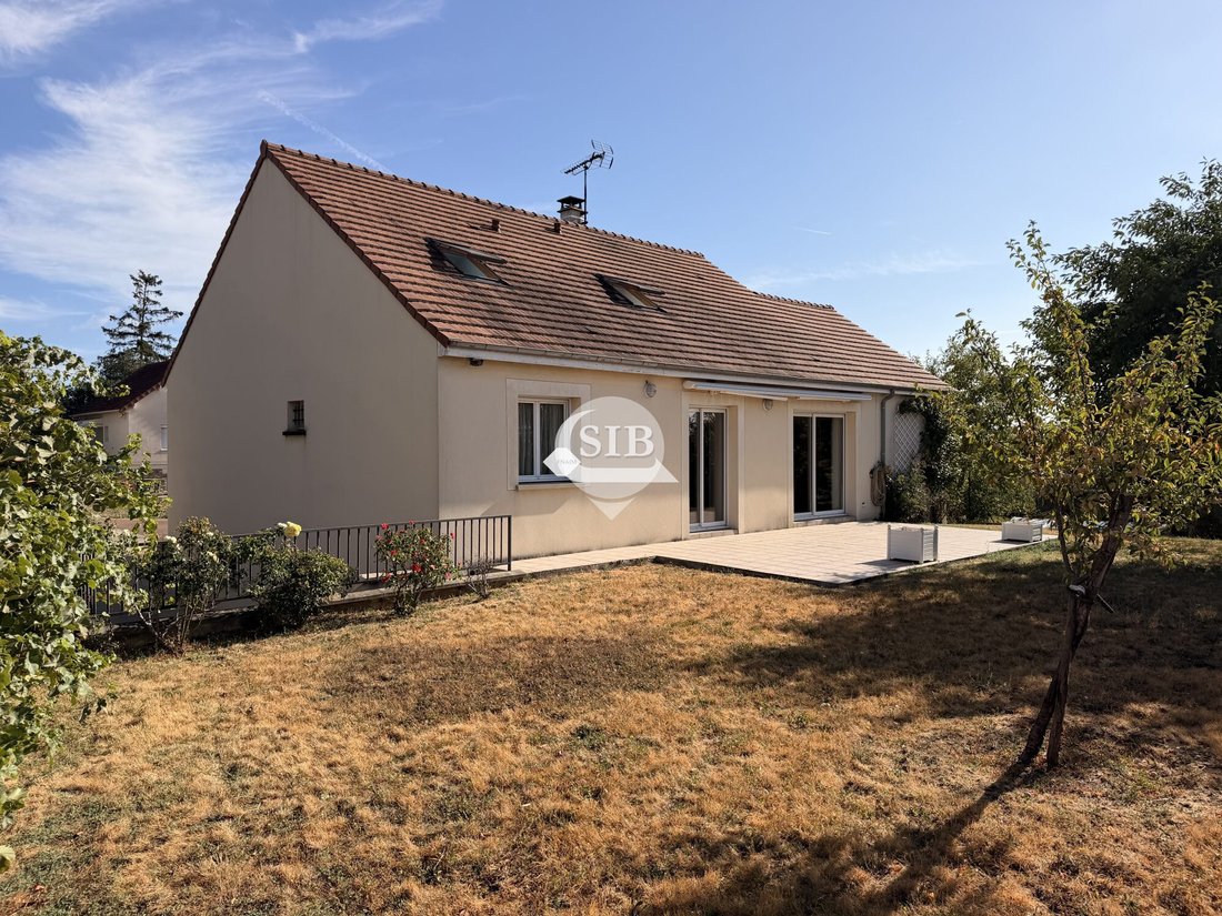 House in Longpont-sur-Orge, Ile-de-France, France 3 - 18708298