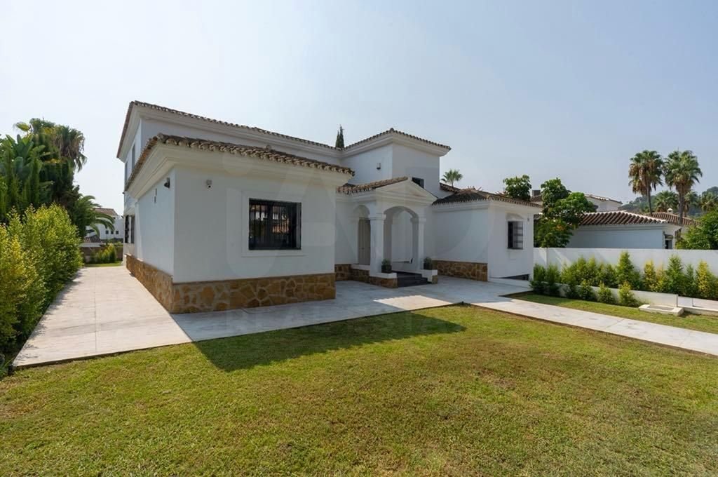 Villa in Nueva Andalucia, Marbella, Spain 3 - 18704388