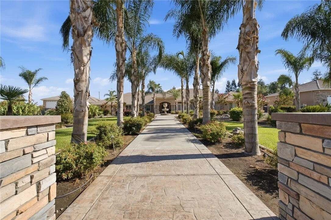 House in Bakersfield, California, United States 3 - 18711550
