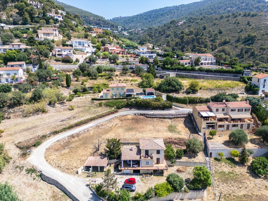 Land in Èze, Provence-Alpes-Côte d'Azur, France 2 - 18708924