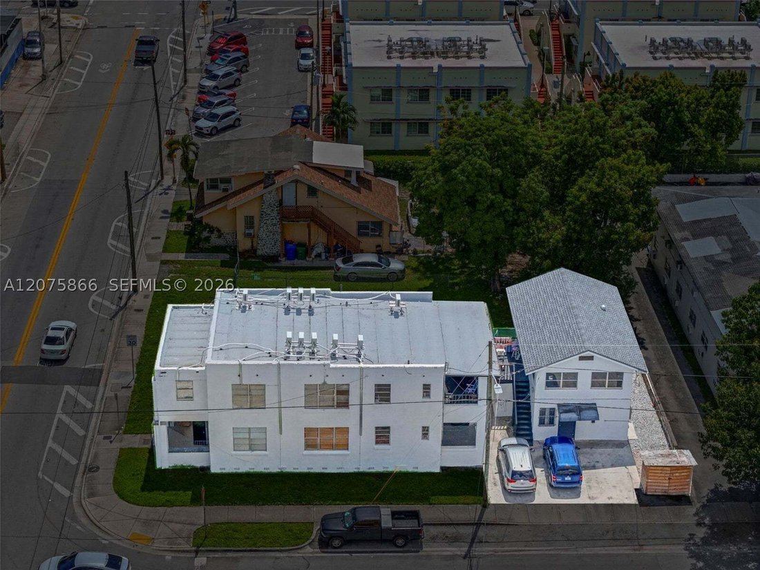 House in Miami, Florida, United States 5 - 18708557