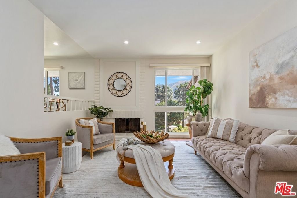 Condo in Los Angeles, California, United States 3 - 18702933
