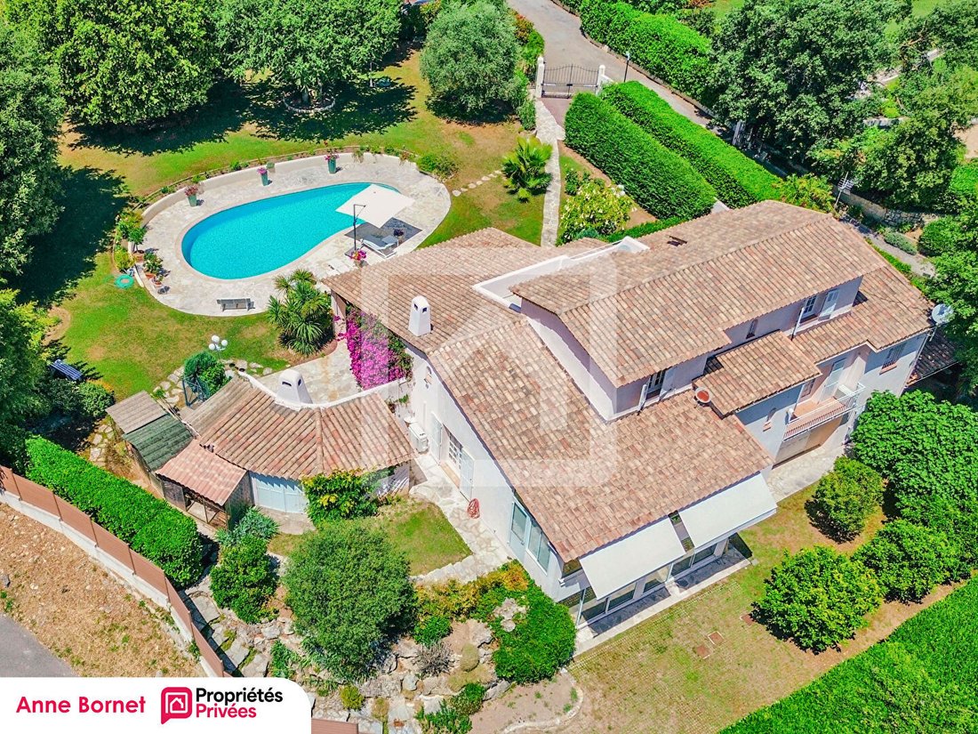Villa in Le Rouret, Provence-Alpes-Côte d'Azur, France 1 - 18713559