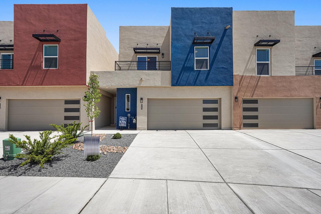 Townhouse in Albuquerque, New Mexico, United States 1 - 18705836