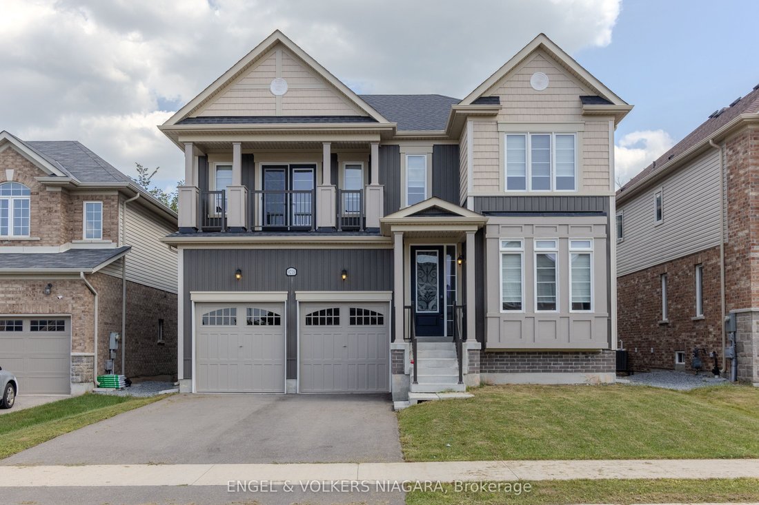 House in Niagara Falls, Ontario, Canada 1 - 18713314