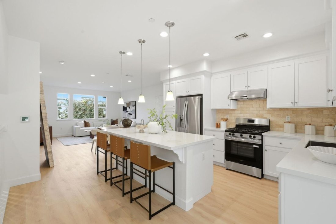 Townhouse in Sunnyvale, California, United States 1 - 18697898