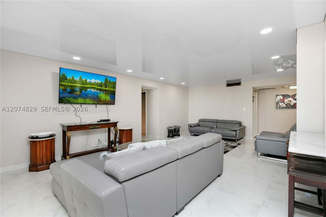 Condo in Hallandale Beach, Florida, United States 4 - 18706042