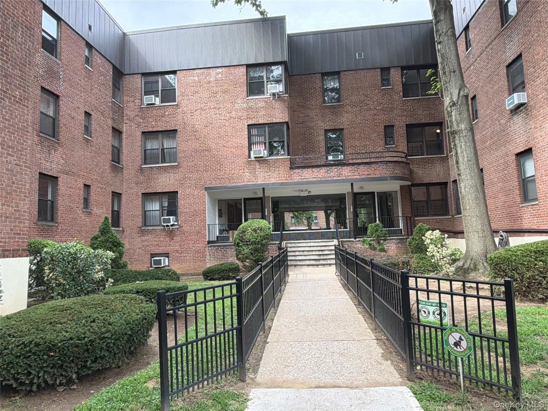 Great Neck, New York, United States 2 - 18706902