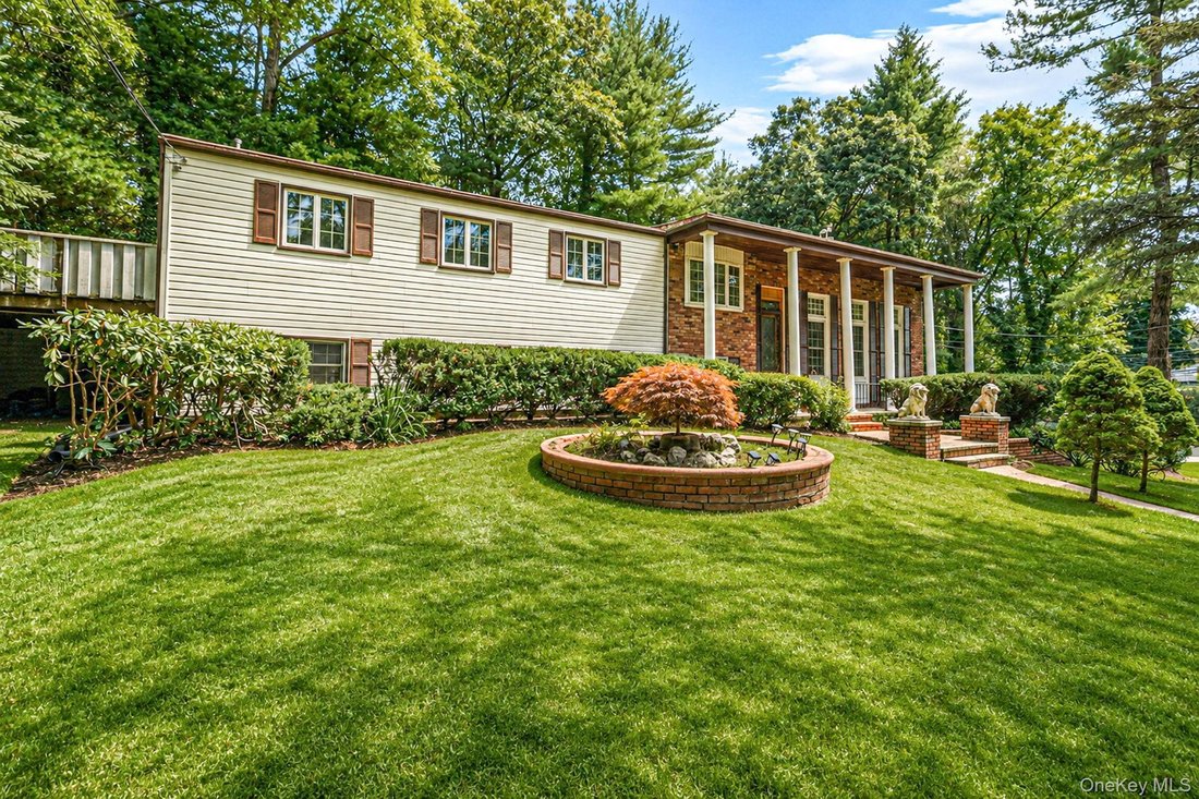House in Smithtown, New York, United States 3 - 18702526
