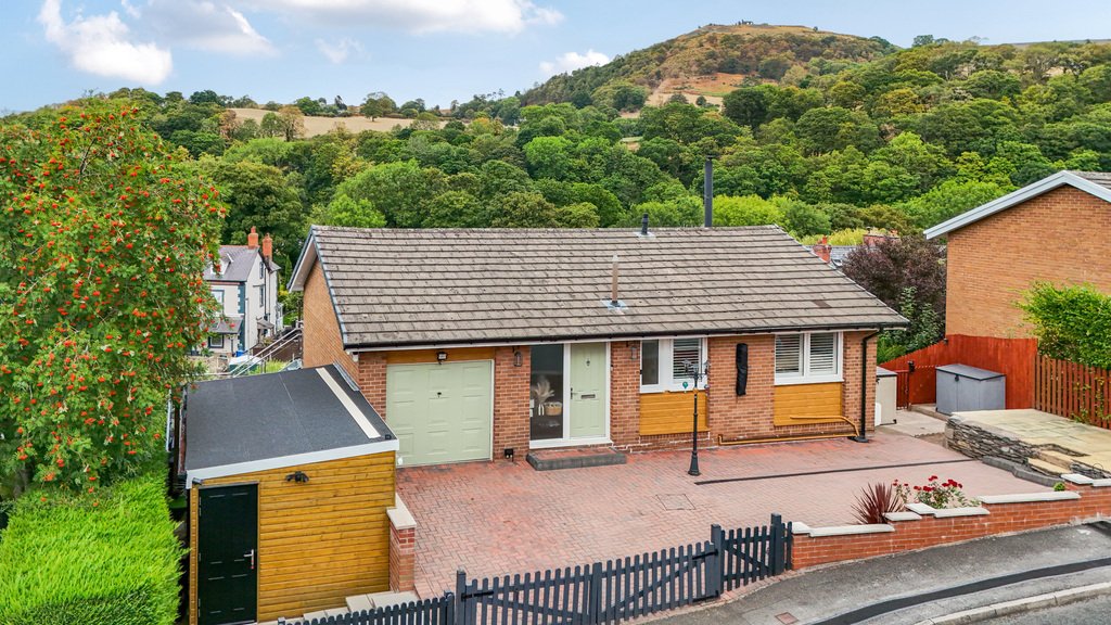 House in Llangollen, Wales 1 - 18713899