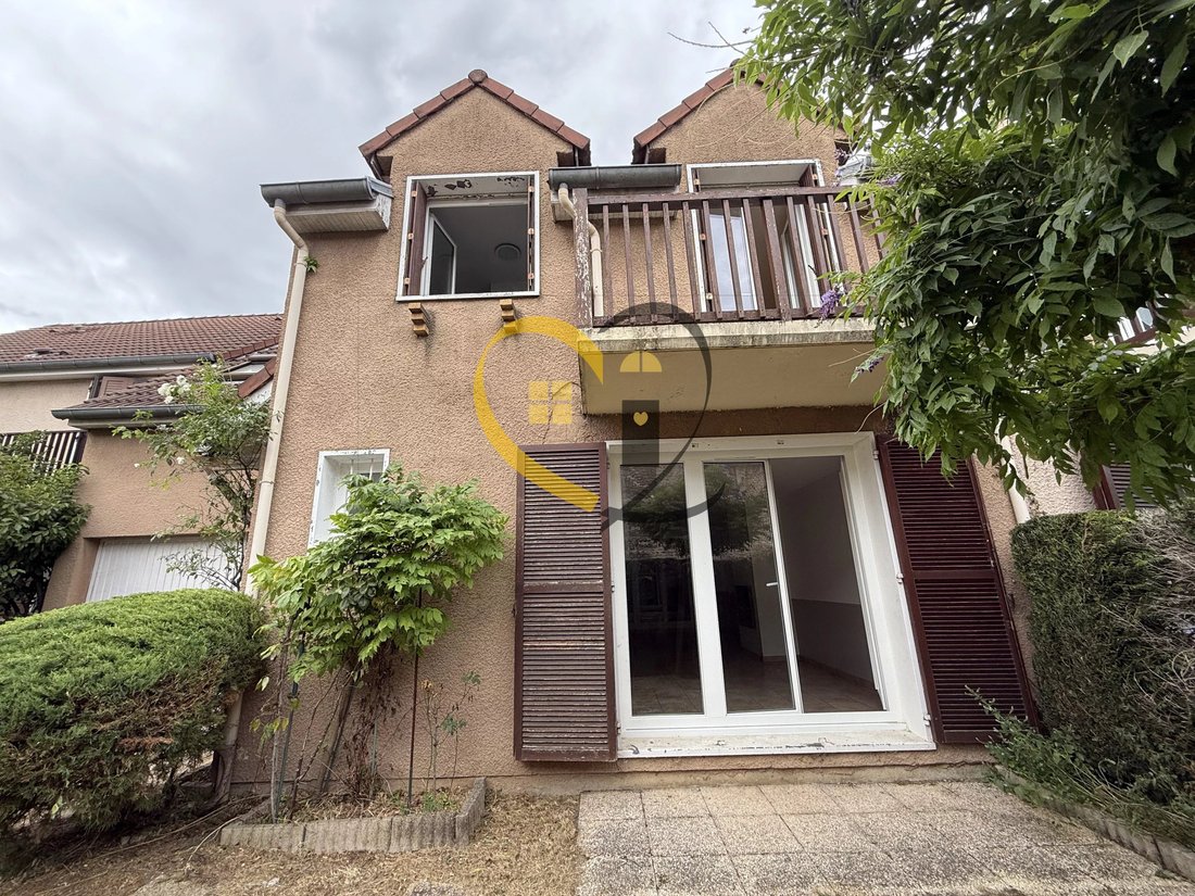 House in Fontenay-le-Fleury, Ile-de-France, France 2 - 18526535