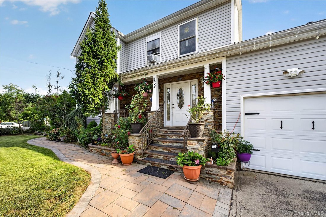 House in Amityville, New York, United States 4 - 18702533