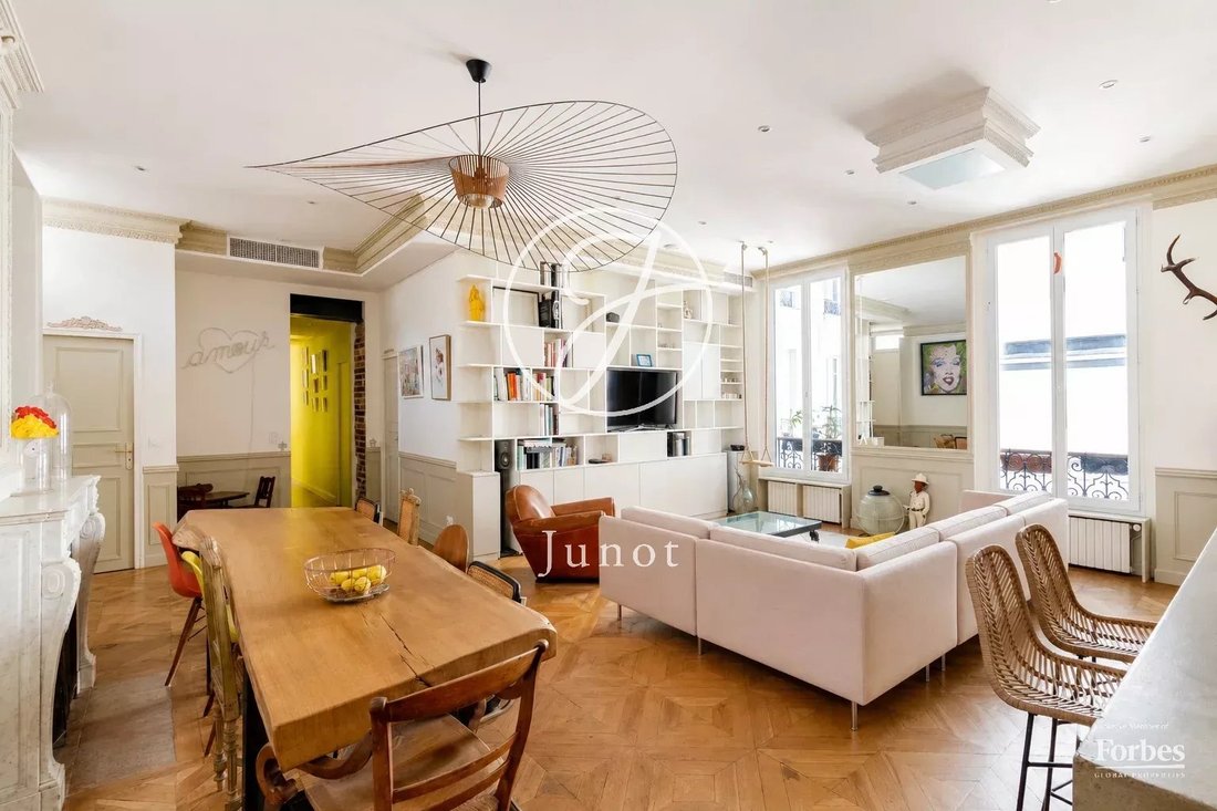 Apartment in Porte Saint Denis-Paradis, Paris 10e Arrondissement, Paris 2 - 18710636