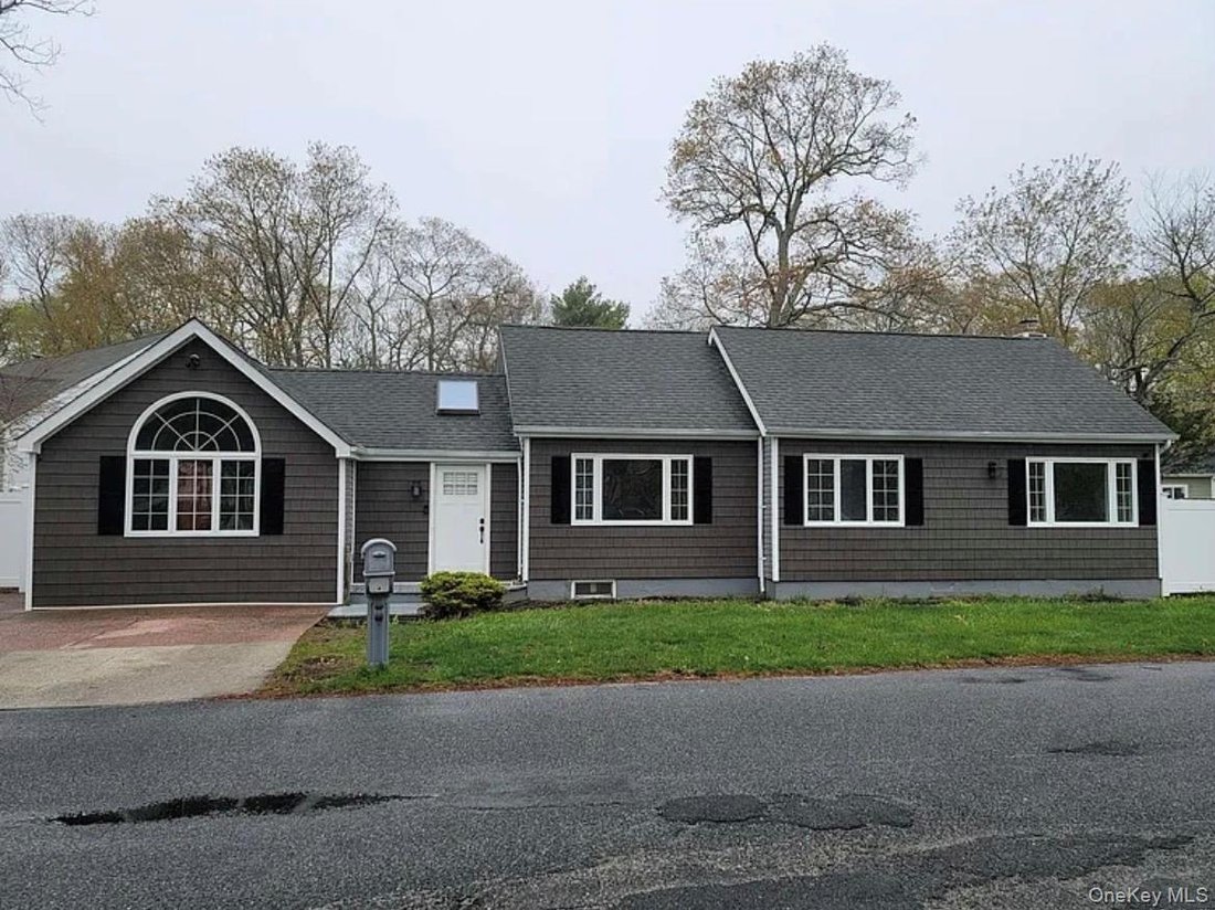 House in Mastic Beach, New York, United States 1 - 18713689