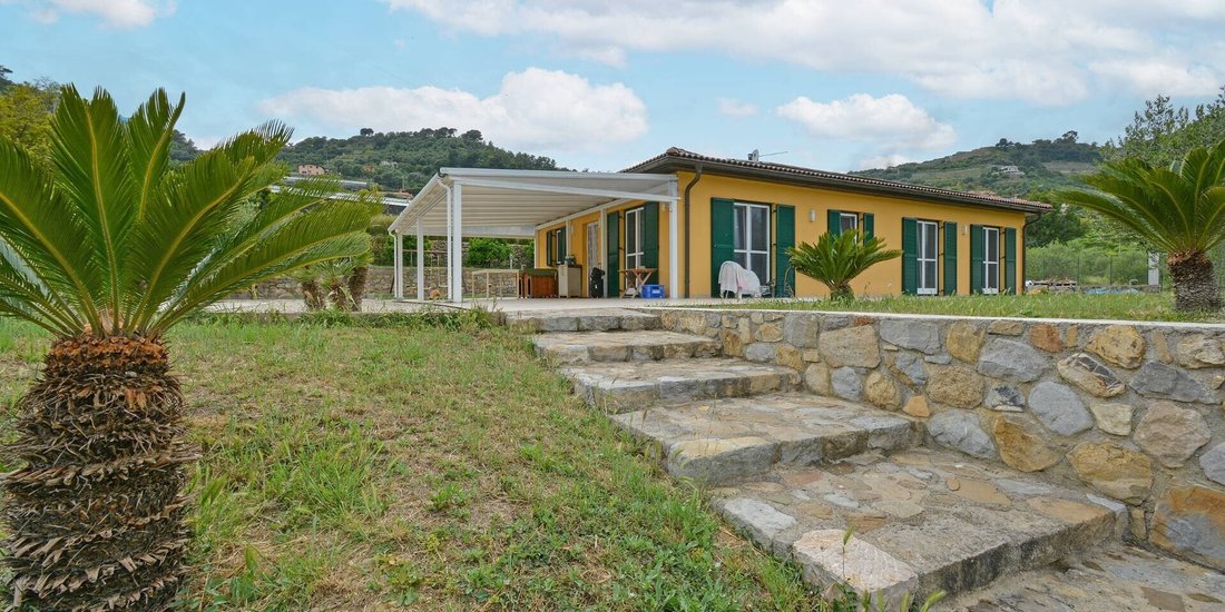 Villa in Camporosso, Liguria, Italy 1 - 18714724