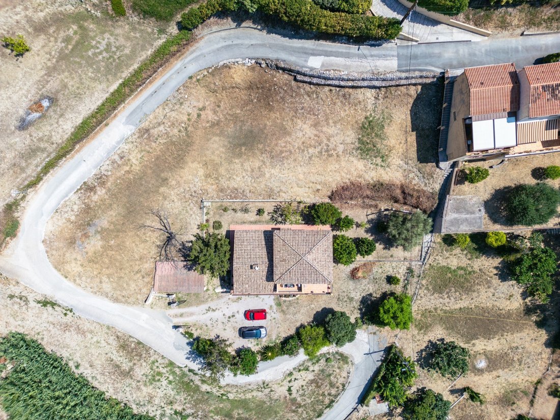 Land in Èze, Provence-Alpes-Côte d'Azur, France 4 - 18708924
