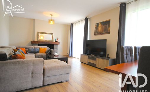 House in Les Champs Guillaume, Cormeilles-en-Parisis, France 1