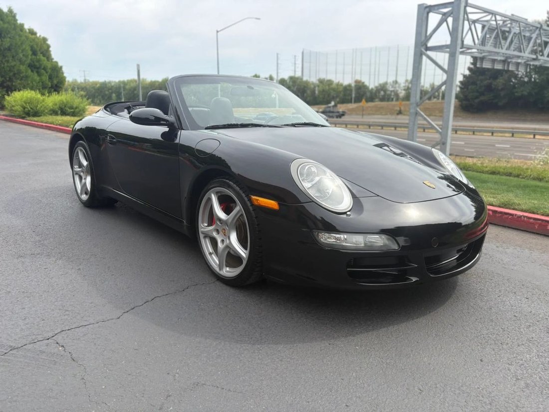 Cabriolet in Hillsboro, OR, United States 3 - 18546875