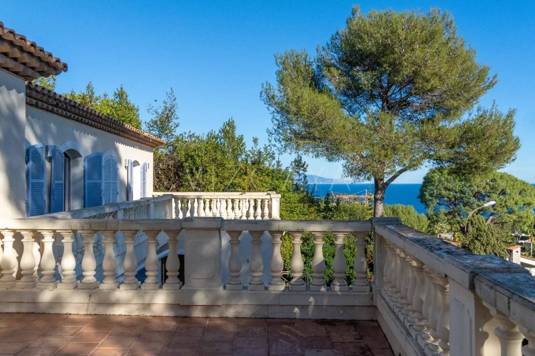 House in Saint-Jean-Cap-Ferrat, Provence-Alpes-Côte d'Azur, France 2 - 17796212