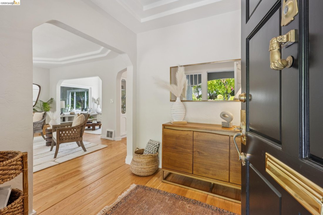 House in Oakland, California, United States 4 - 18703015