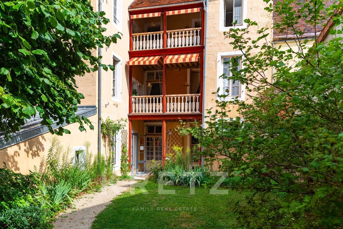 House in Semur-en-Auxois, Bourgogne – Franche-Comté, France 2 - 18707639