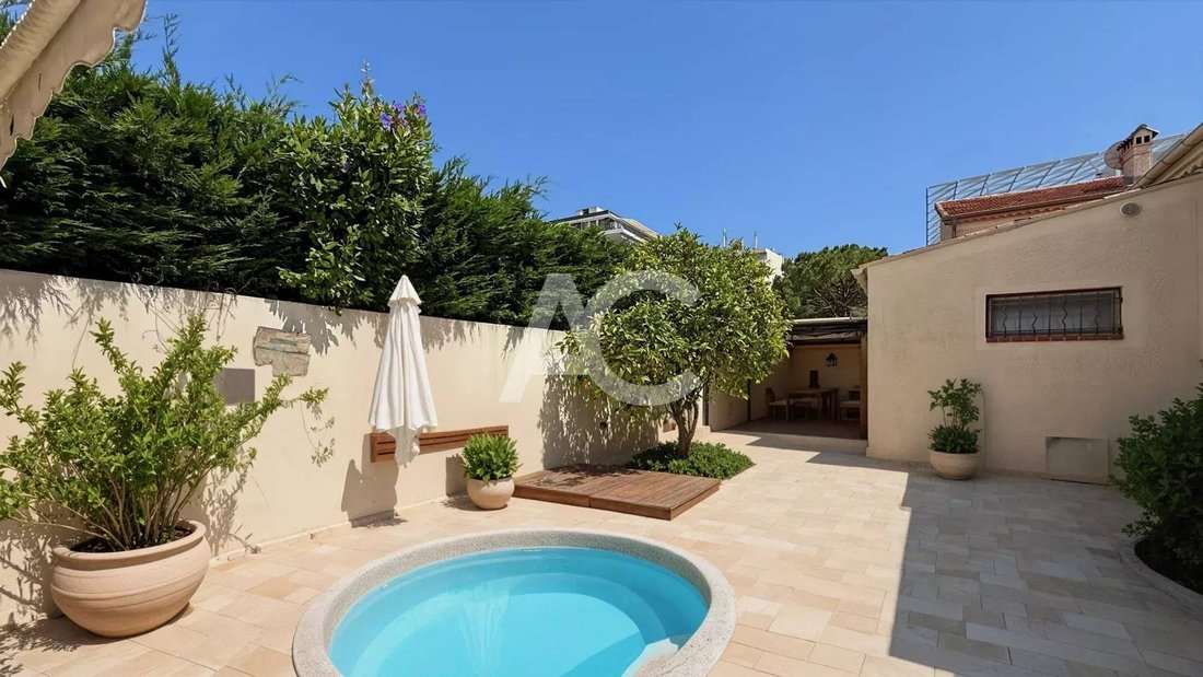 House in Fontmerle, Antibes, France 4 - 16831336