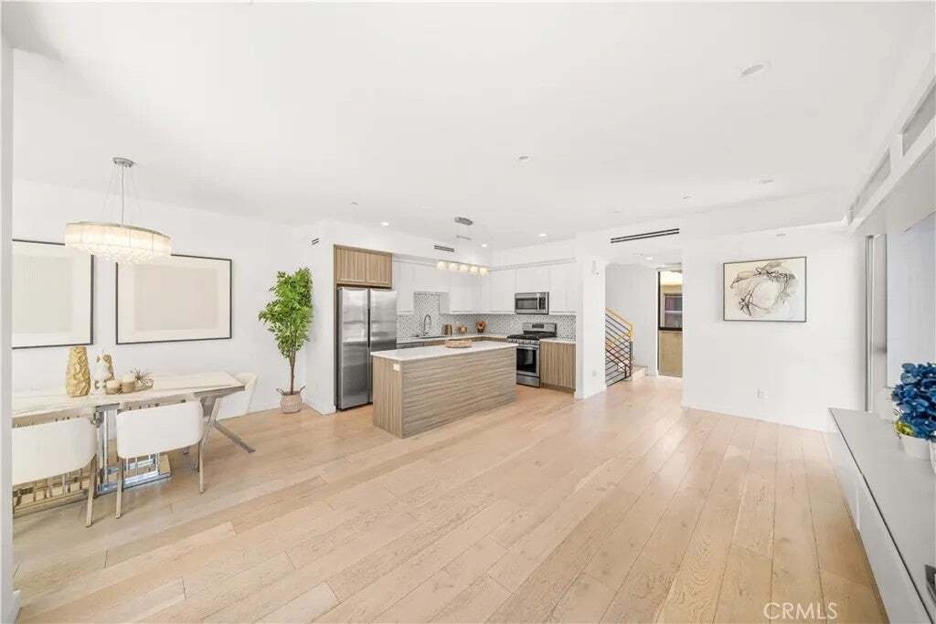 Condo in Los Angeles, California, United States 4 - 18708590