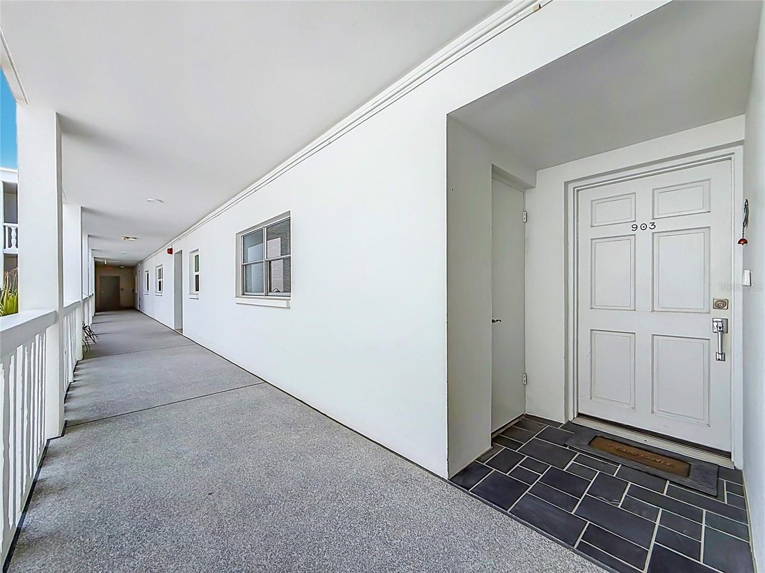 Condo in St. Pete Beach, Florida, United States 2 - 18713860