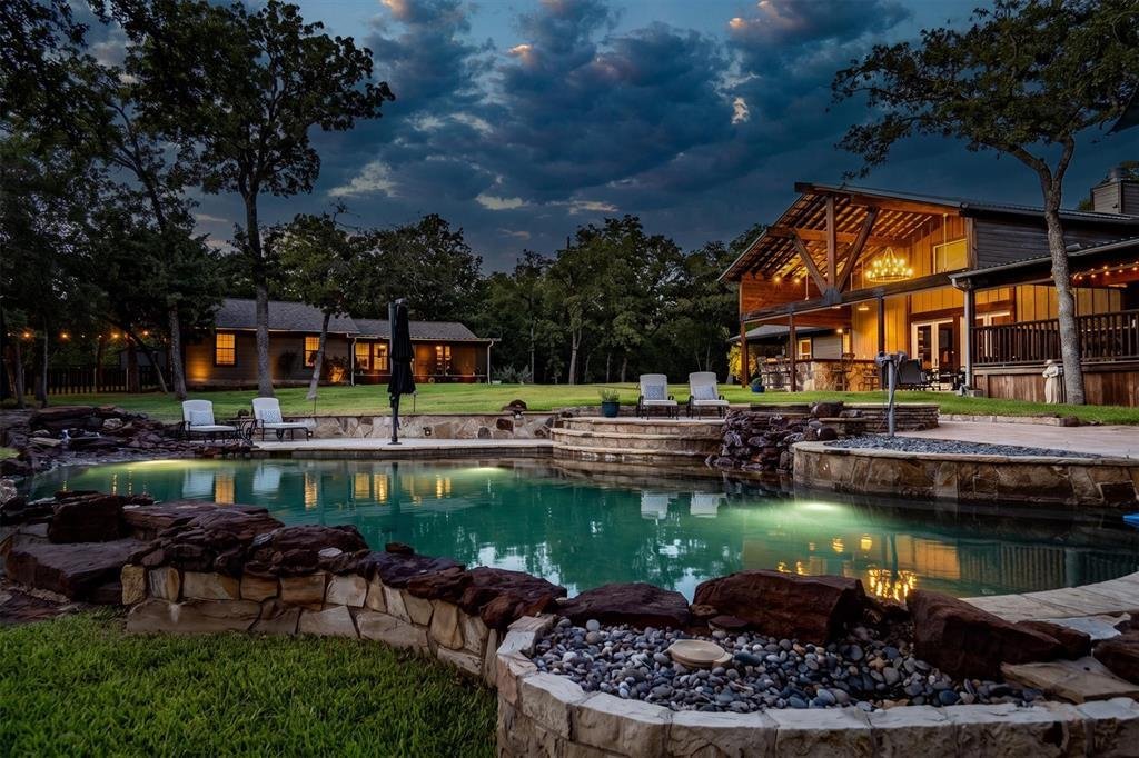 House in Lantana, Texas, United States 2 - 18706696