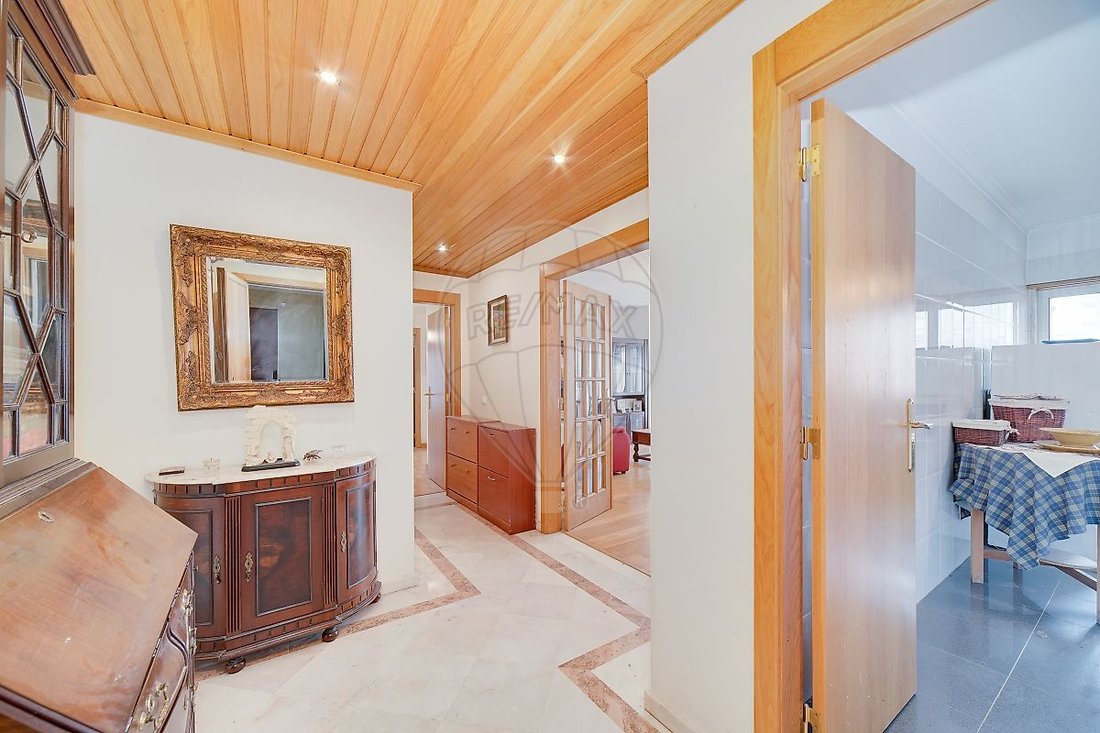 Apartment in Carnide, Lisbon, Portugal 4 - 18704417