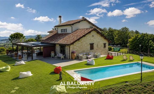 Villa in Monte Santa Maria Tiberina, Umbria, Italy 1